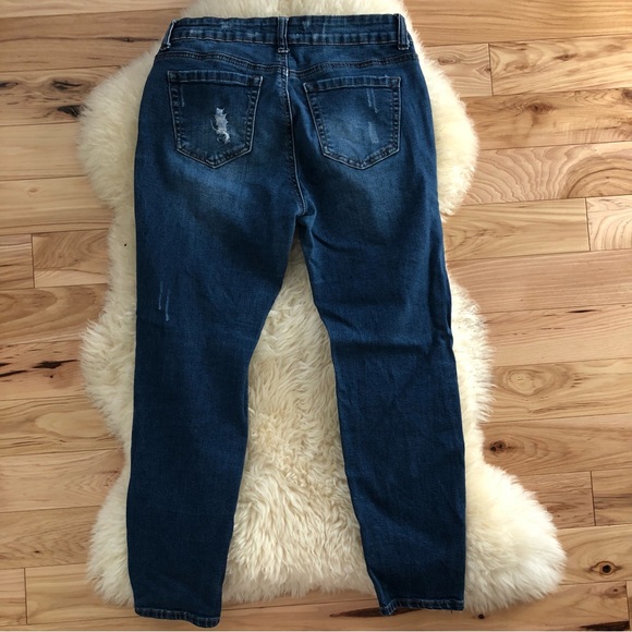 Distressed Denim Jeans - Picture 3 of 7